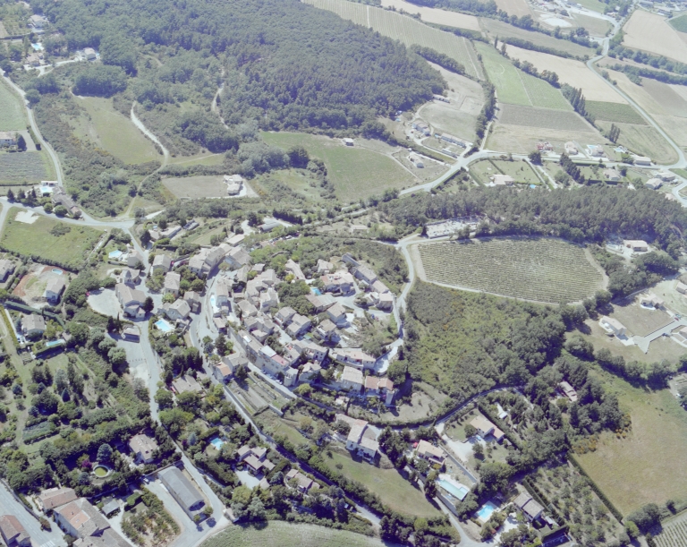 Le village de Valaurie