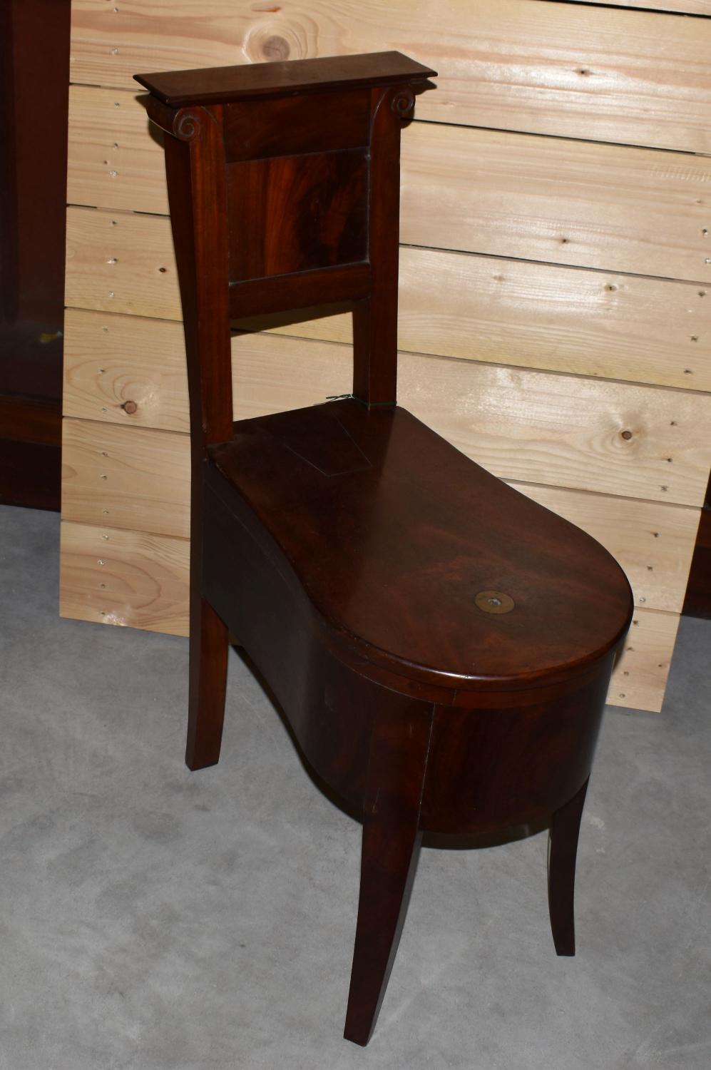 chaise bidet à nécessaire