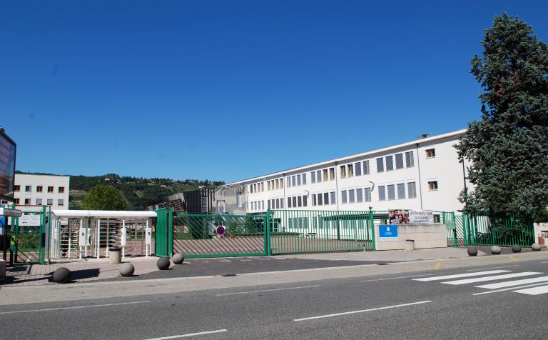Collège technique national, puis lycée technique, actuellement lycée polyvalent Galilée