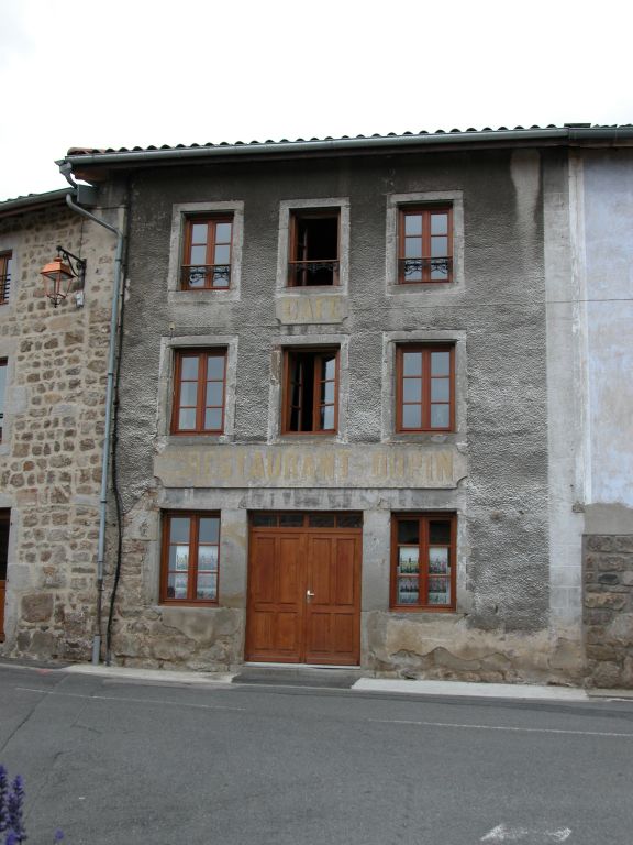 Maison, ancien café restaurant Dupin, actuellement maison