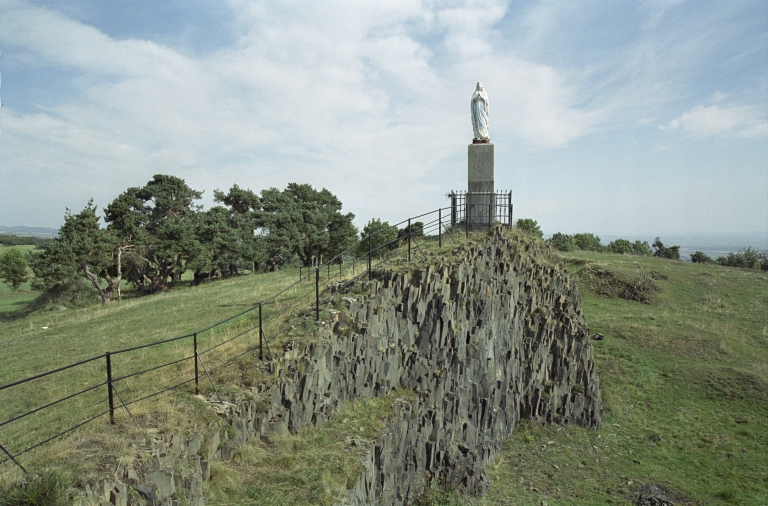 Les statues de la Vierge, dites Madones, du canton de Boën et de la commune de Sail-sous-Couzan