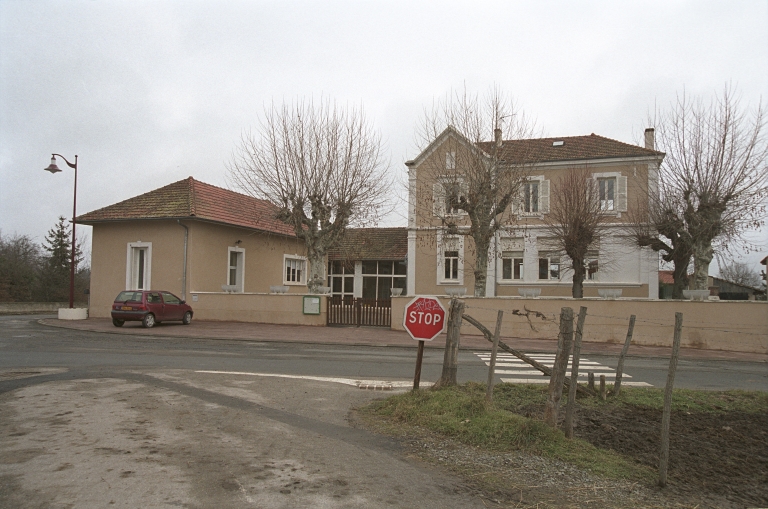 Ecole primaire et mairie, actuellement groupe scolaire