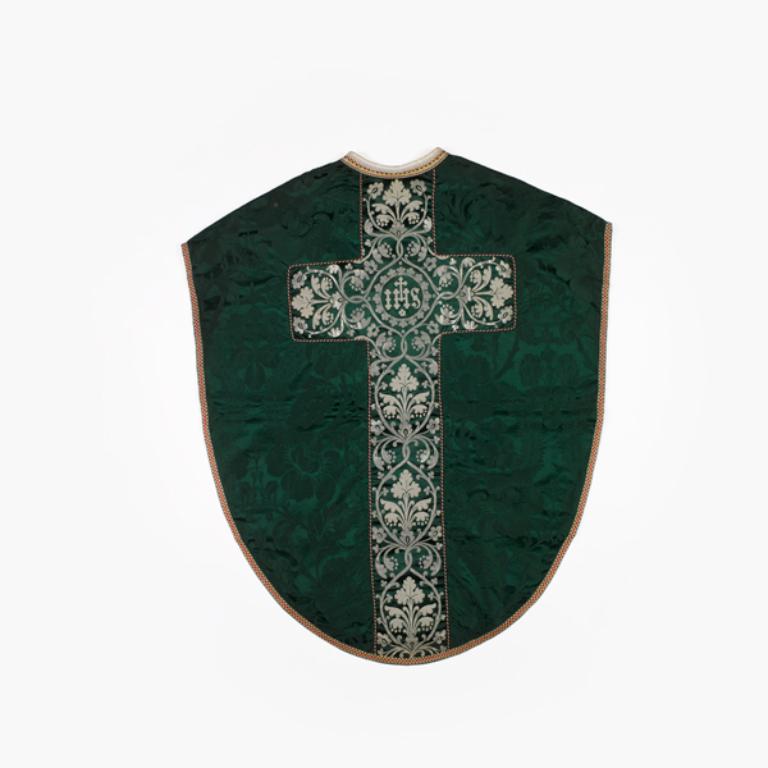 chasuble, étole, manipule, voile de calice, bourse de corporal : ornement vert