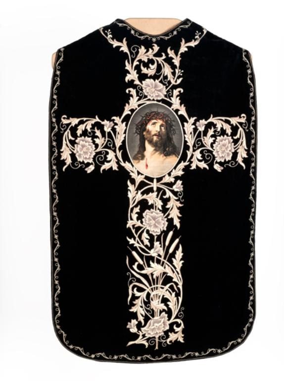 chasuble, étole, voile de calice, bourse de corporal : ornement noir