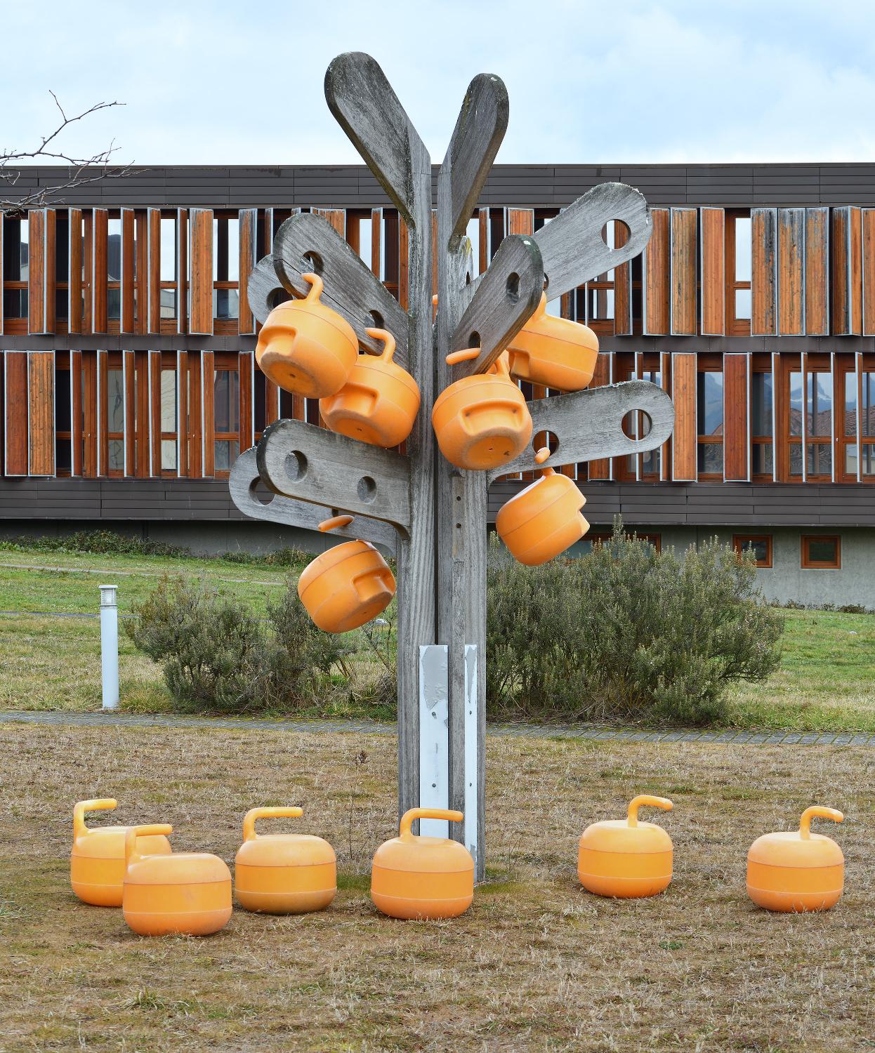 Sculpture : Les Arbres de Matali, arbre n° 1 : Arbre à poufs