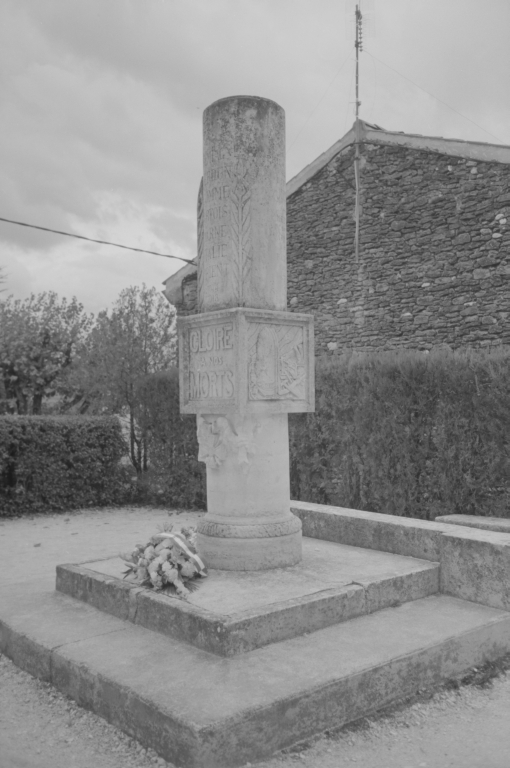 Monuments aux morts de la guerre de 1914-1918 et de la guerre 1939-1945