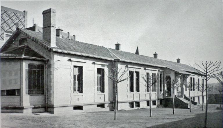 Hôtel-Dieu de Clermont-Ferrand : le pavillon des militaires et l'hôpital pour enfants
