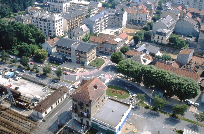 Place, dite square Gabriel Pérouse