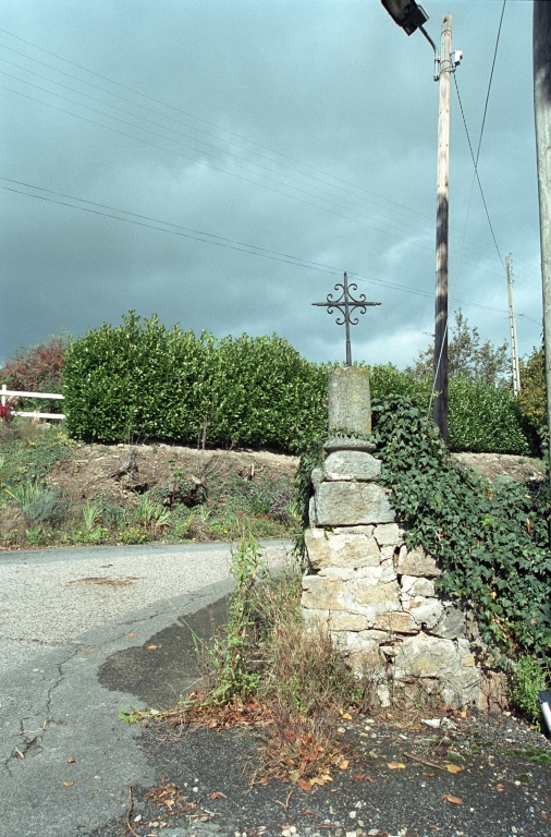 Les croix monumentales du canton de Boën et de la commune de Sail-sous-Couzan