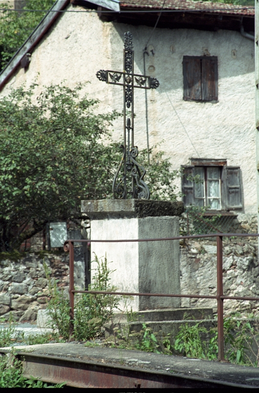 Les croix monumentales du canton de Boën et de la commune de Sail-sous-Couzan