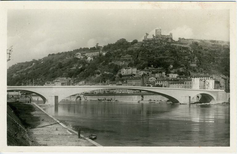 Pont routier de Lattre de Tassigny