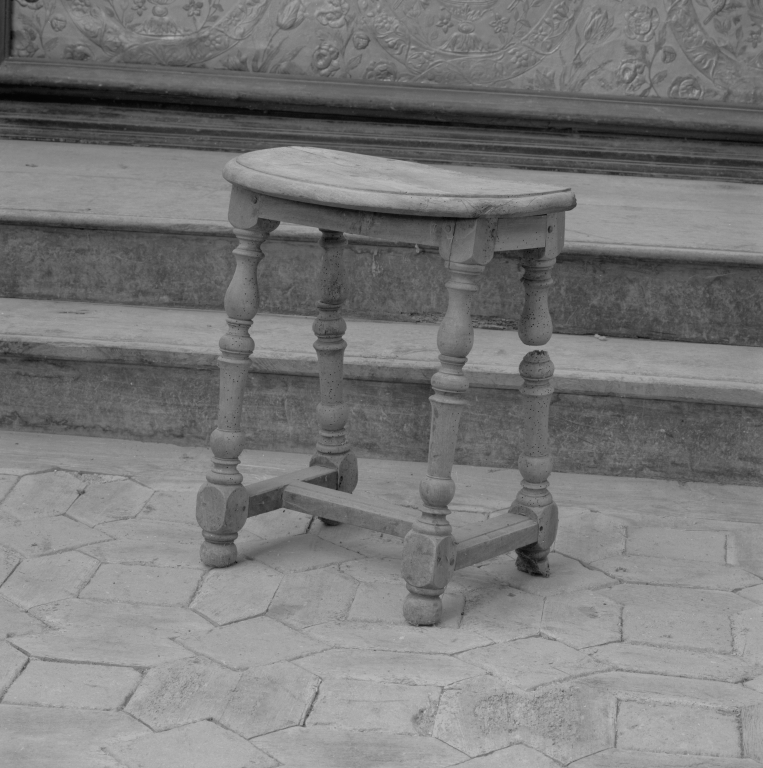 Tabouret de célébrant