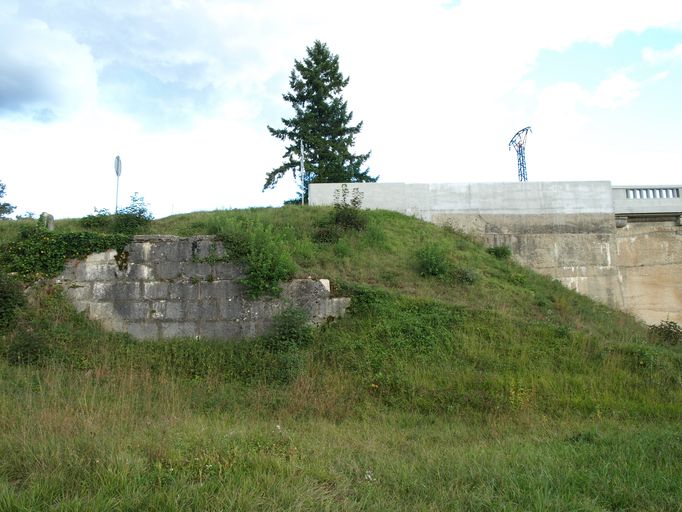 Pont routier de Briord (détruit) ; culée (vestiges)