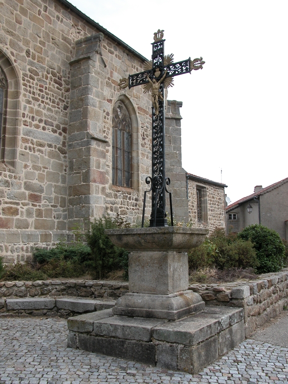 Croix monumentale (ancienne croix de cimetière ?)