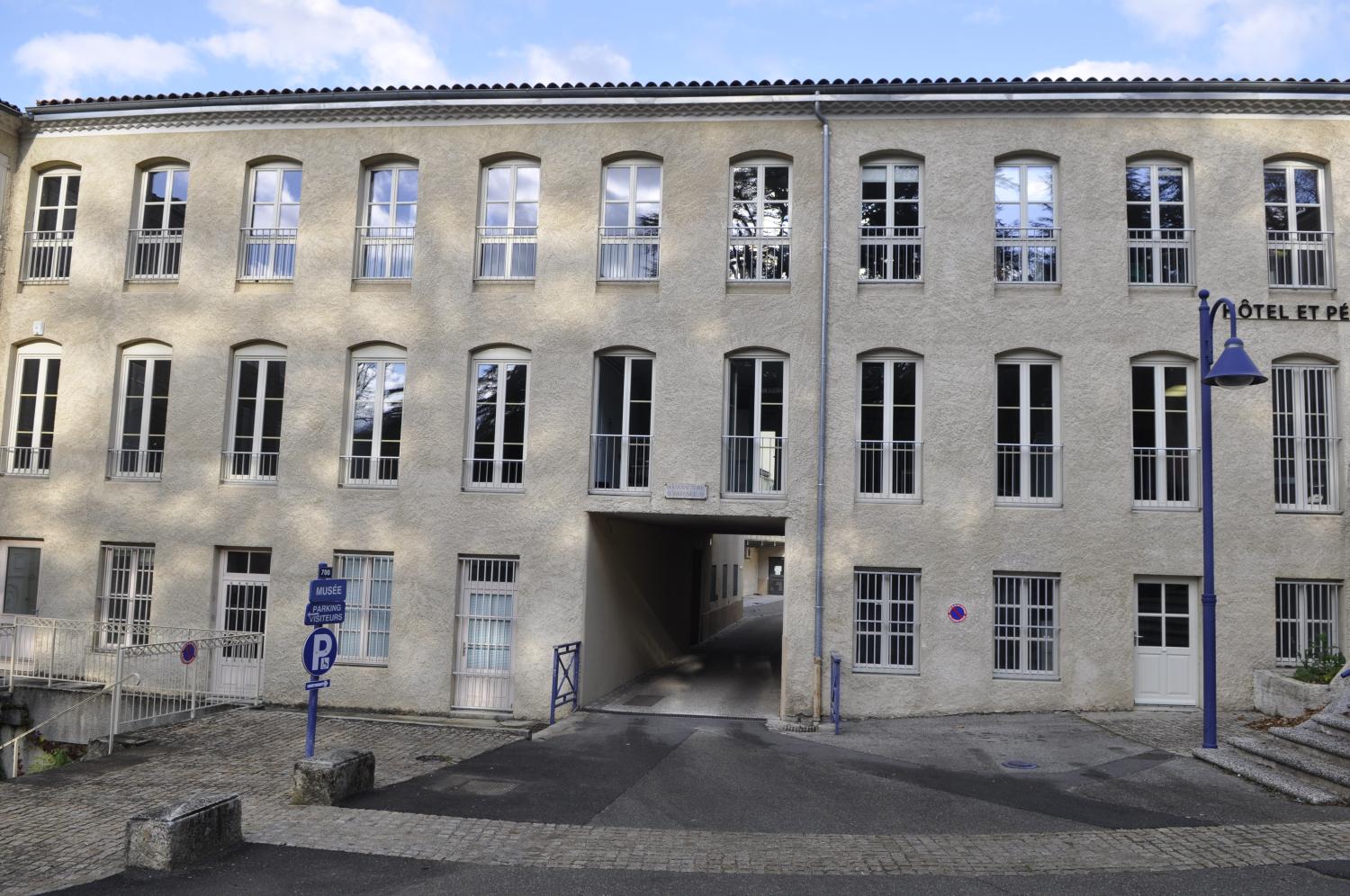 Usine de papeterie et cité ouvrière Montgolfier - Canson actuellement musée et société MP Hygiène Papeterie Pupil