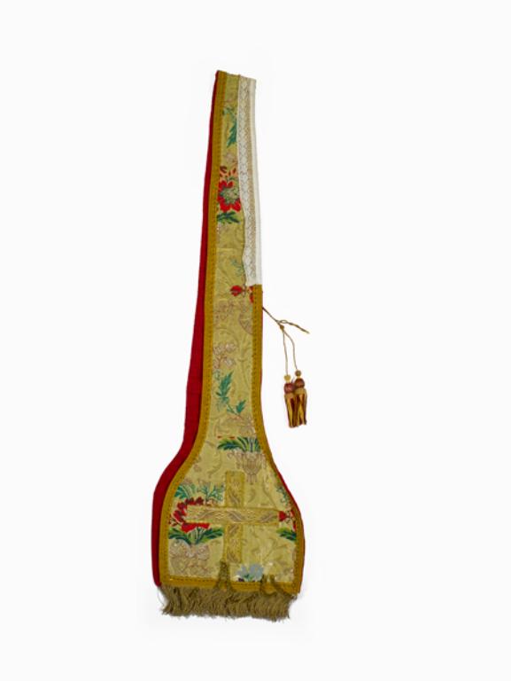chasuble, étole : ornement doré