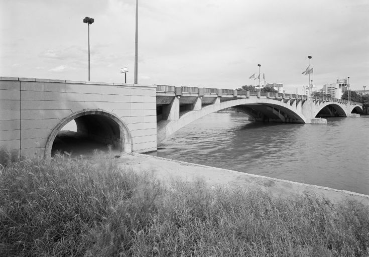 Pont Pasteur, anciennement pont des Abattoirs
