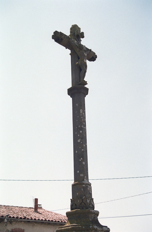 Les croix monumentales du canton de Boën et de la commune de Sail-sous-Couzan