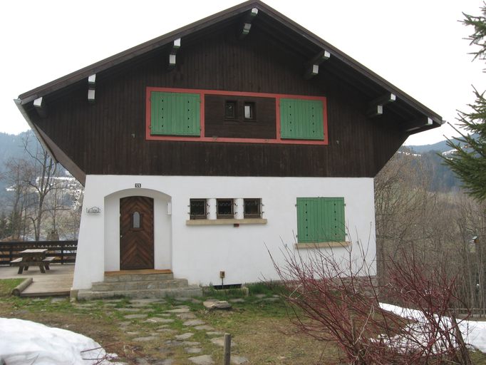 Maison, dite chalet le Toit