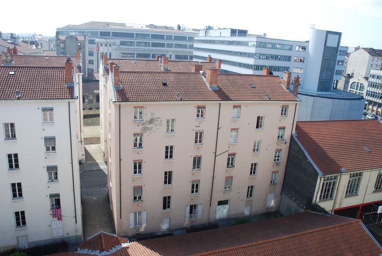 Ensemble de deux immeubles à logements