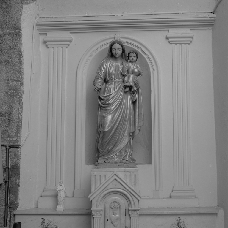 Statue : Vierge à l'Enfant