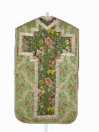 ensemble d'une chape, 2 chasubles, 3 étoles ; 2 manipules, 2 voiles de calice, 2 bourses de corporal : ornement vert