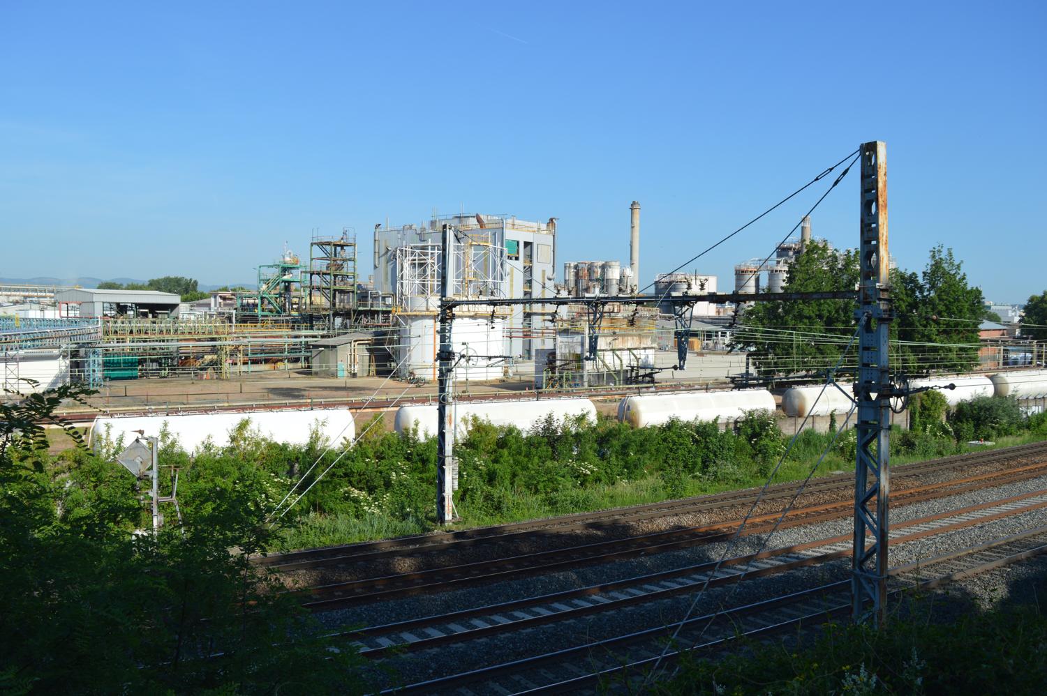 Usine chimique Rhodia Rhône-Poulenc puis Bluestar silicones actuellement Elkem silicones Saint-Fons