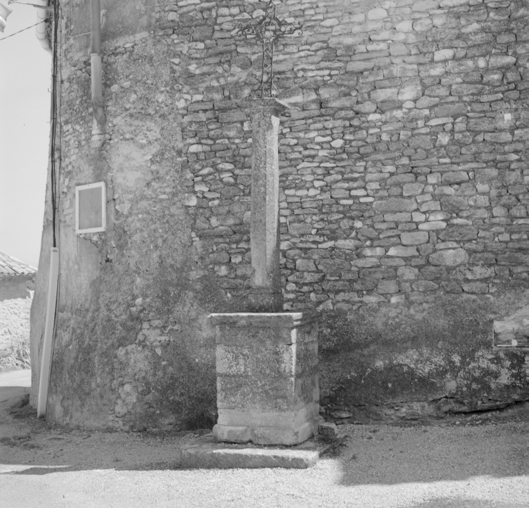 Les croix monumentales de la commune de Chamaret