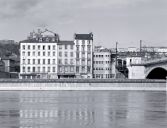 Immeuble ; actuellement hôtel de voyageurs dit hôtel de Genève