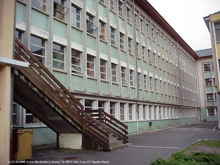 Lycée de garçons, actuellement Lycée Claude-Louis-Berthollet