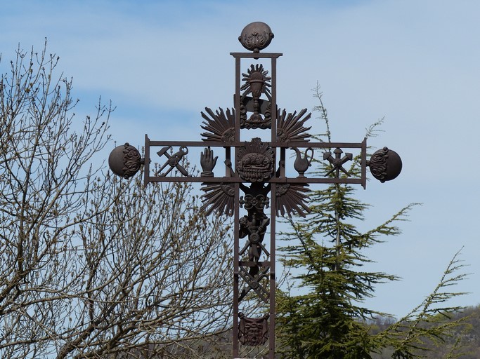 Croix du cimetière de Barret-de-Lioure