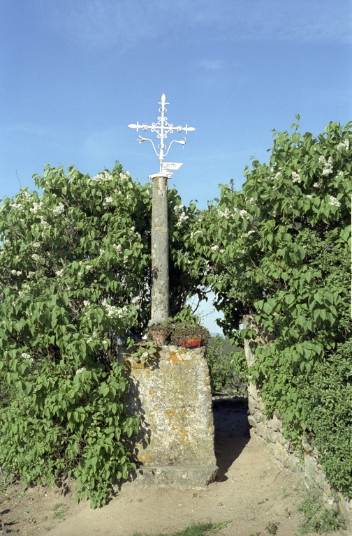 Croix de chemin dite la Croix Blanche