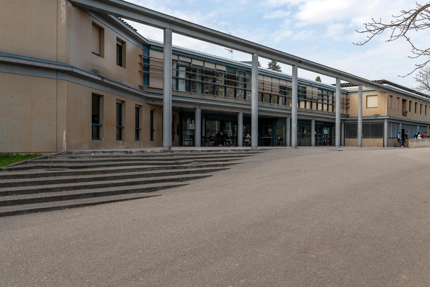 Lycée de Beauregard, actuellement lycée René-Descartes
