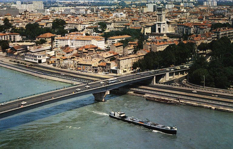 Pont routier Frédéric Mistral