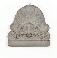 Bas-relief : Couronnement de la stèle funéraire de Mikinès