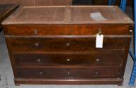 Commode à quatre niveaux de tiroirs