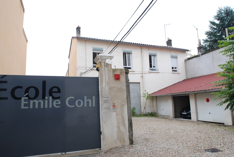 Ferblanterie Bonnefoy puis impression sur étoffes Meyer puis teinture pour fabrique Manhès L. puis Boindin P. Équipement électrique et Pelletier J. Repousse sur métaux puis Flexelec actuellement École Émile Cohl