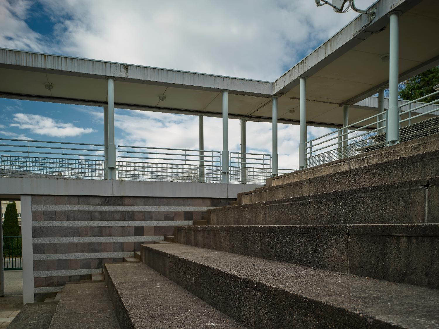 Foyer de progrès agricole, puis centre de formation professionnelle agricole, puis collège agricole, actuellement lycée professionnel agricole de Rochefort-Montagne