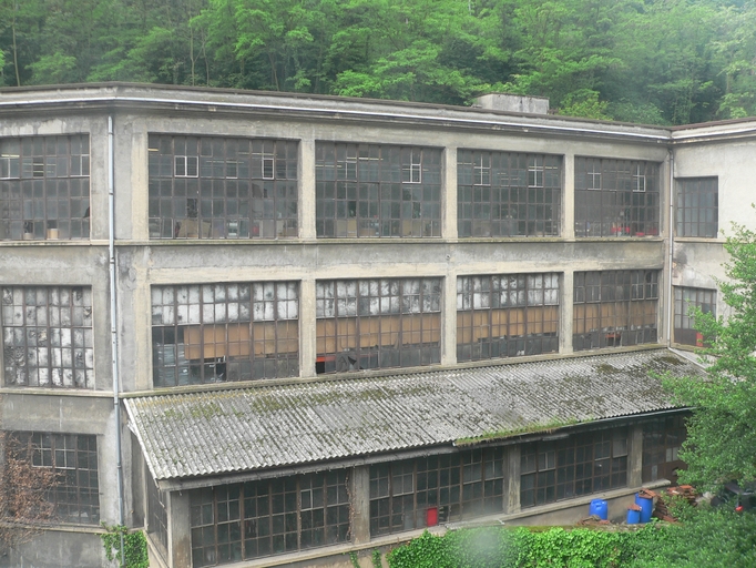 Usine Collier fabriquant de tondeuse dite bâtiment Monstre puis Usine de tissage Charnay-SEGUIN actuellement usine Béal corderie