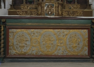 Devant d'autel et de deux crédences (ensemble du maître-autel, crédences, gradins d'autel, tabernacle à ailes et dais d'exposition)