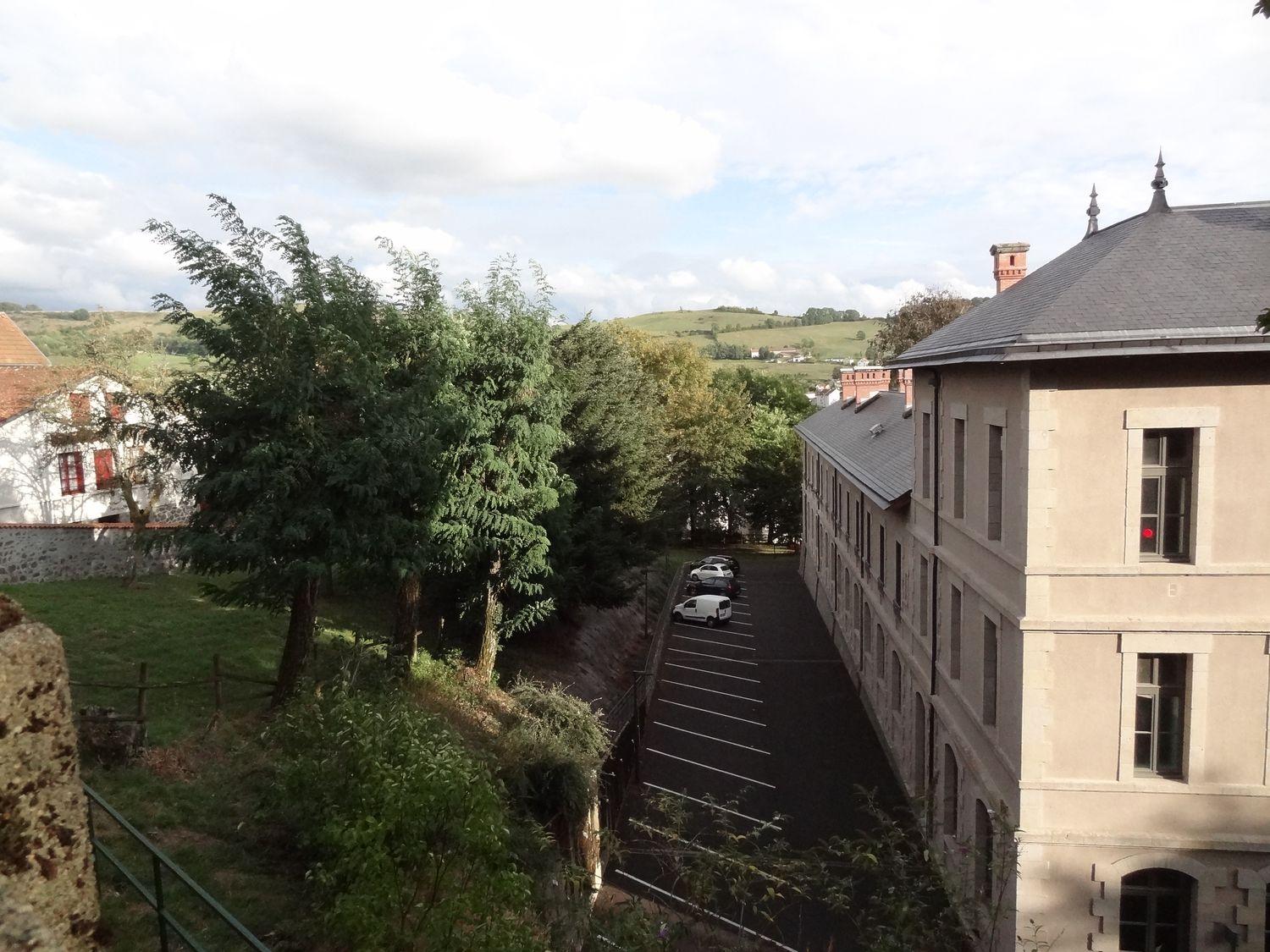 Lycée de garçons, actuellement lycée mixte d'enseignement général Emile-Duclaux