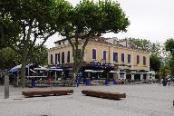 Hôtel de voyageurs Beau-Rivage, café-brasserie Skiff Pub et restaurant La Crêperie du Port