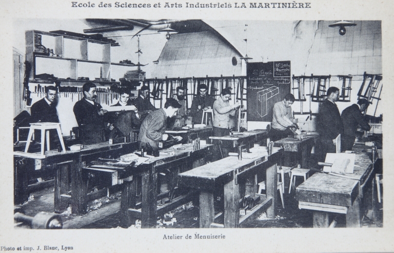 Couvent des augustins, puis gendarmerie, puis école professionnelle La Martinière, actuellement lycée La Martinière-Diderot, site des Terreaux