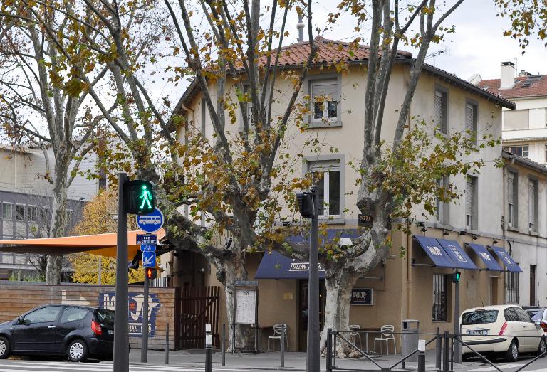 Débit de boissons, café-restaurant