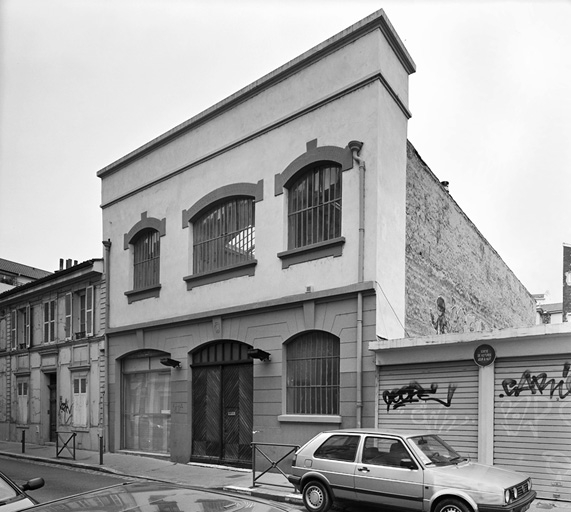 Usine de cycles dite Dugoujon-Pugnoud puis Dugoujon (Ve) actuellement entrepôt commercial d'un studio de photographie