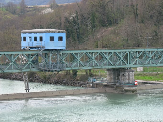 Barrage de Seyssel, centrale hydroélectrique, pont