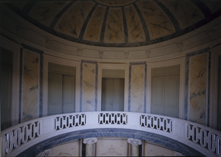 Ensemble du décor intérieur du salon à l'italienne