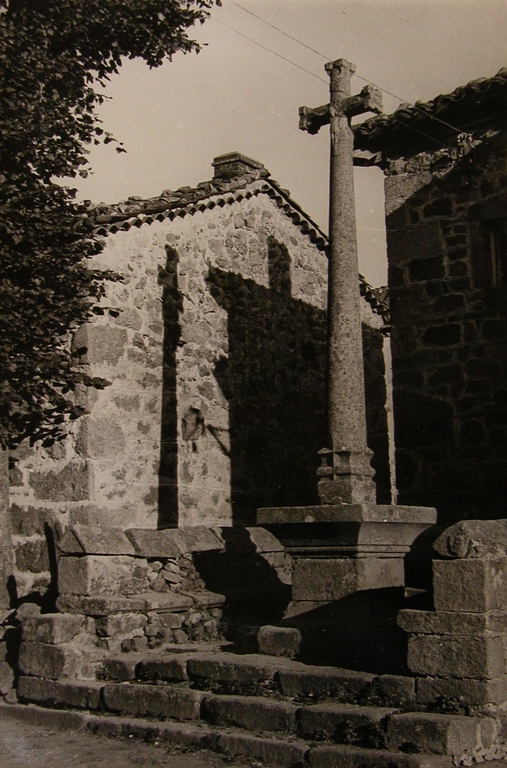 Croix monumentale (dite croix de saint Martin)