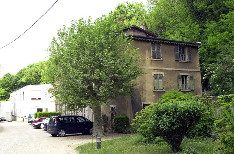 Maison de soierie Tassinari-Chatel de Fontaine-Saint-Martin