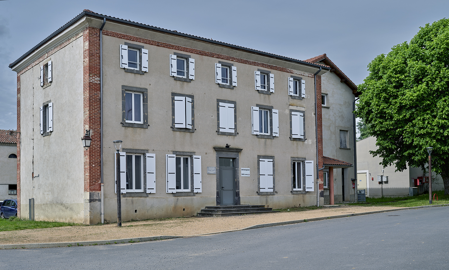 Ecole d'agriculture de Bonnefont, puis lycée d'enseignement général, technologique et professionnel et centre de formations professionnelles continues et d'apprentissage des métiers de l'agriculture et travaux forestiers, dits lycée agricole de Bonnefont